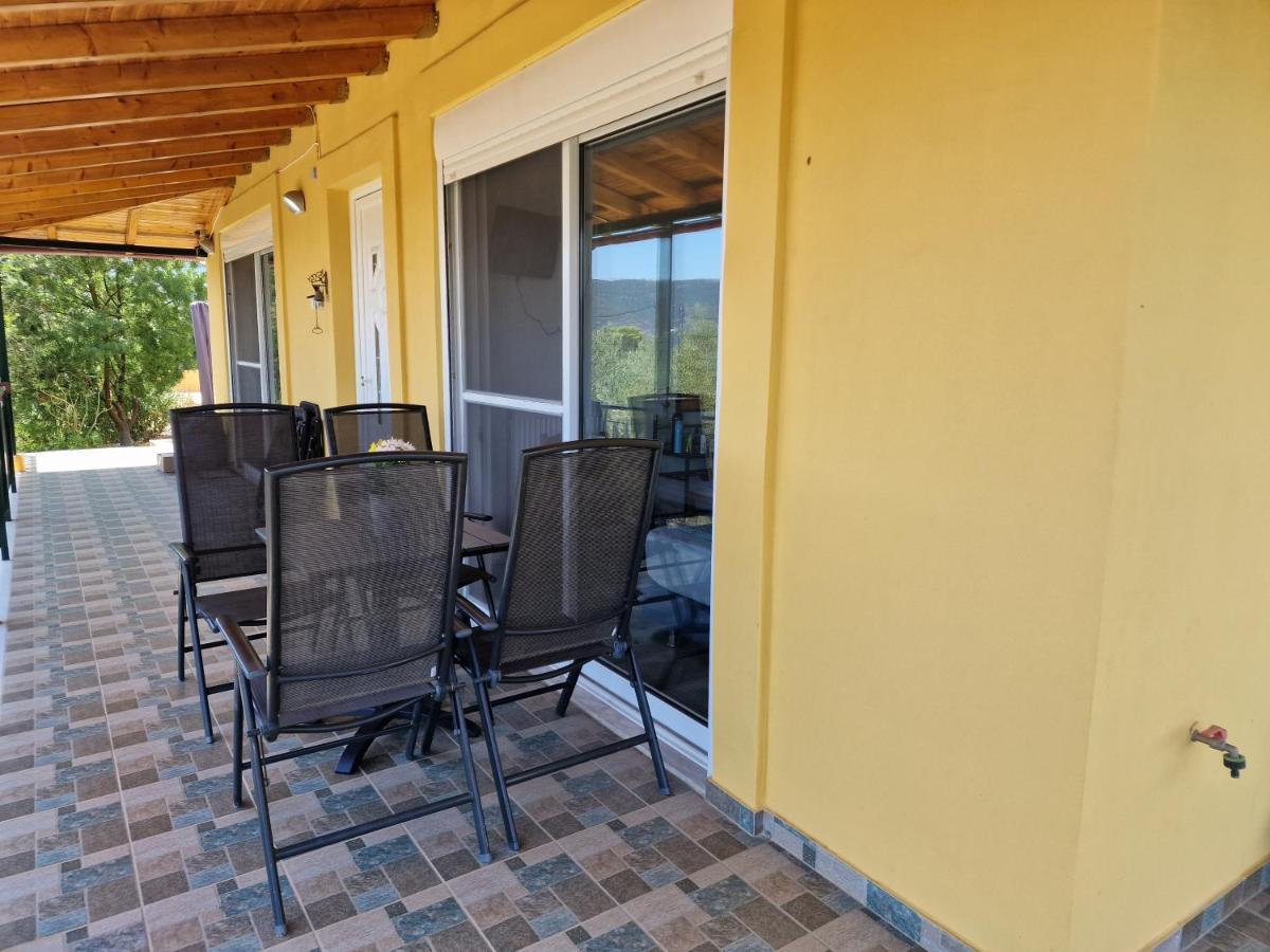 Grieks Vakantiehuis To Kalokairi Kougaiika Luaran gambar