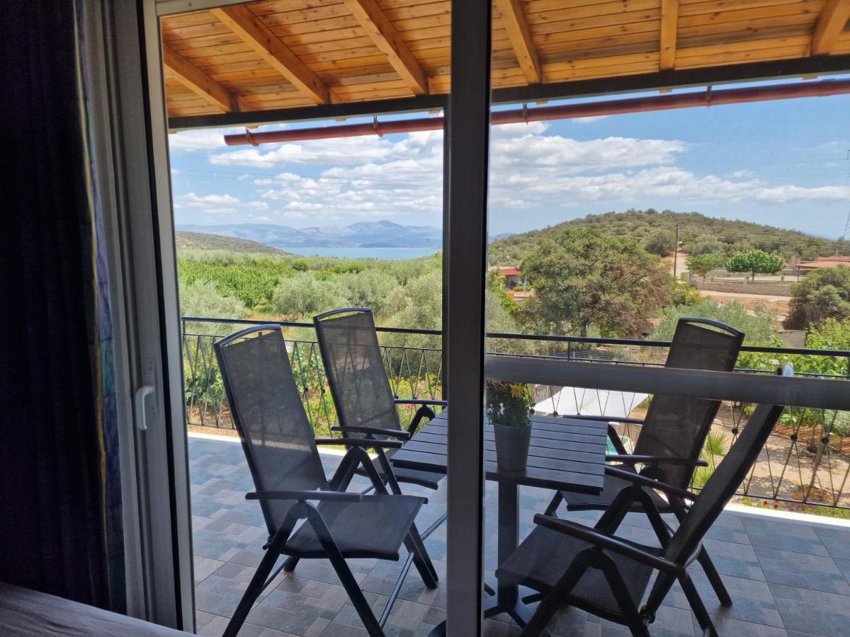 Grieks Vakantiehuis To Kalokairi Kougaiika Luaran gambar